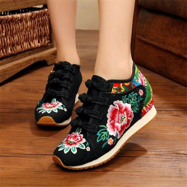 New Spring Women's Flower Embroidered Flat Platform Shoes Chinese Ladies Casual Comfort Denim Fabric Sneakers Shoes dfv56 - saadatstore